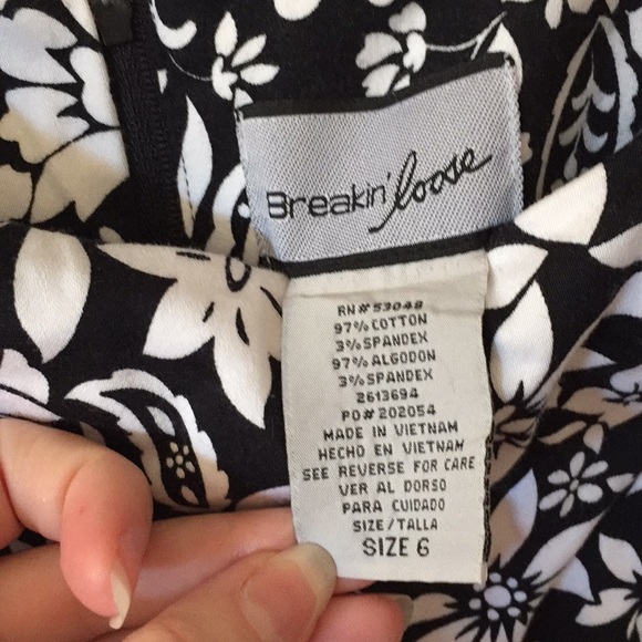 Graphic Dress - Picture 3 of 4